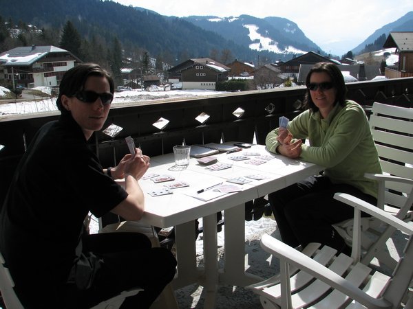 Apro-Ski - Cards on the Balcony!