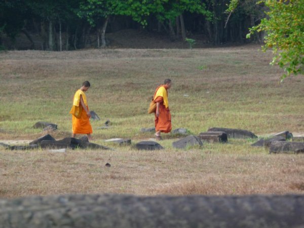 angkor monks