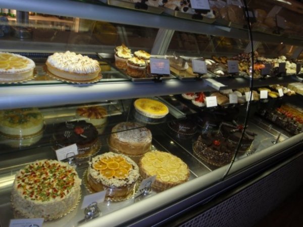 Mmmm cake shops!!!