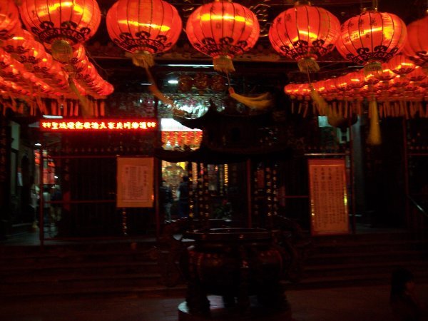 a temple next to the shilin night market