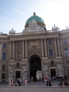 1 of the many entrances to the hofburg