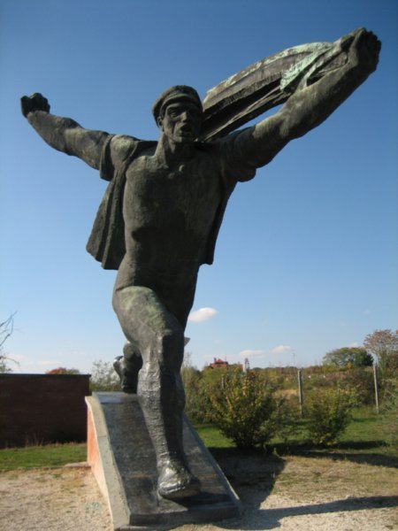 Soviet "To Arms" Republic of Councils Monument