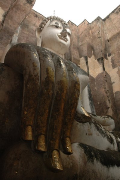 Big Buddha with fancy fingers