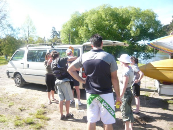 kayak crew queue for drinks