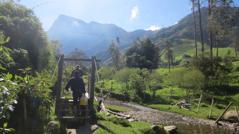 Valle Cocora - Starting the Hike