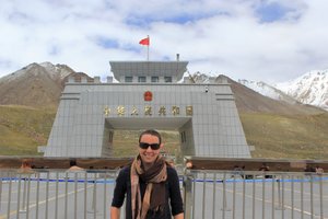 The highest road border crossing in the world,