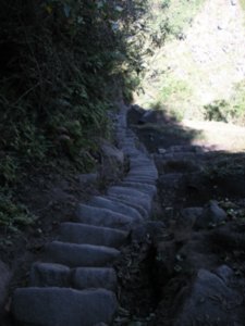 The steps down from the summit of Huayna/Wayna Picchu
