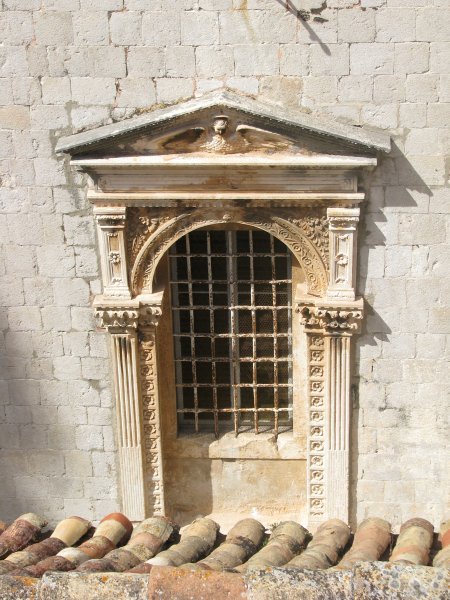 Venetian style door