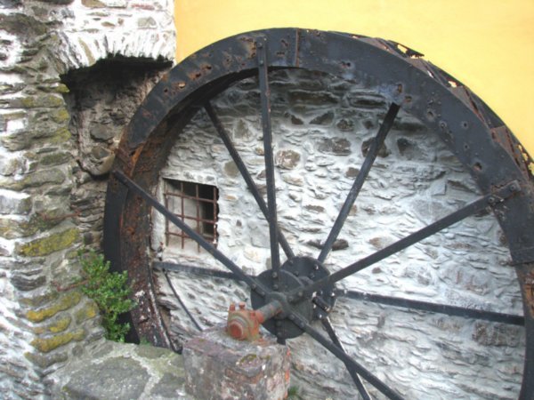 Old water wheel outside Win and Di's room