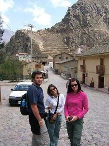 Jay, Cynthia and Katheryn in Ollantaytambo