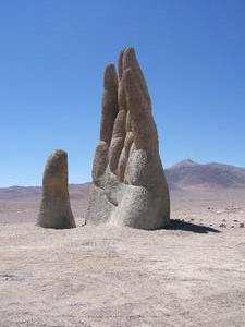 Er....a strange hand in the desert..I´m not sure why its there?...to amuse the visitors?