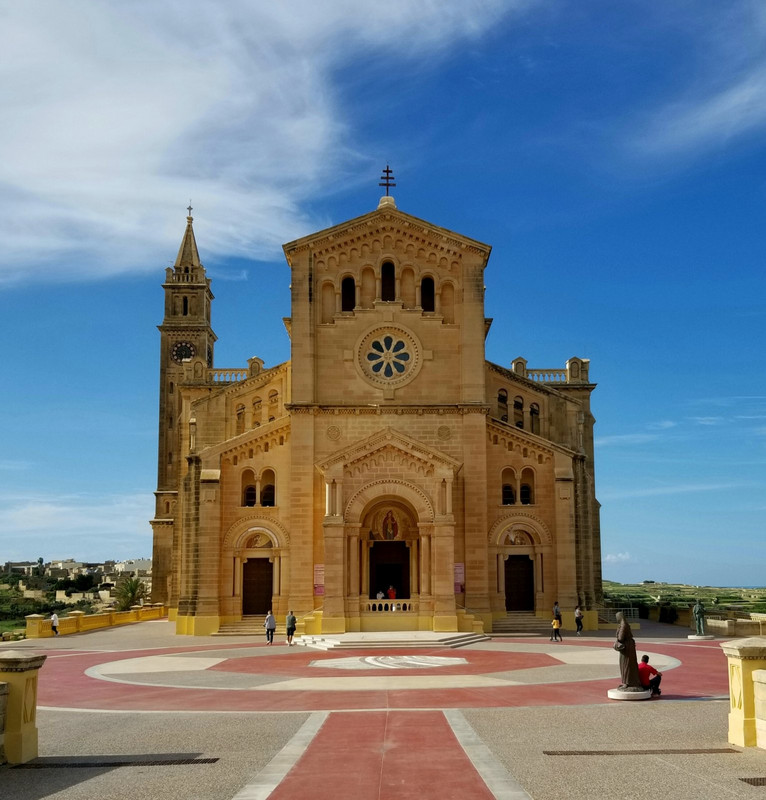 The front of the Basilica 