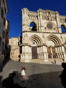A photoshoot in front of Cuenca's cathedral 