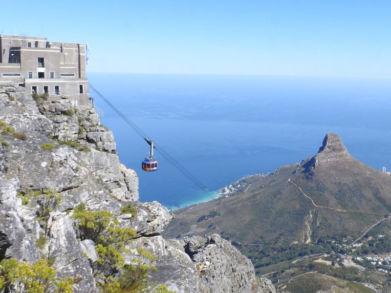Cable car going up to the top of Table Mountain