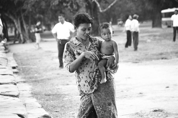 Mother and Child, Angkor