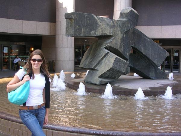 Julia & statue by famous Chinese sculptor