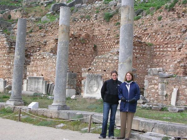 Julia and Meris - among the ruins
