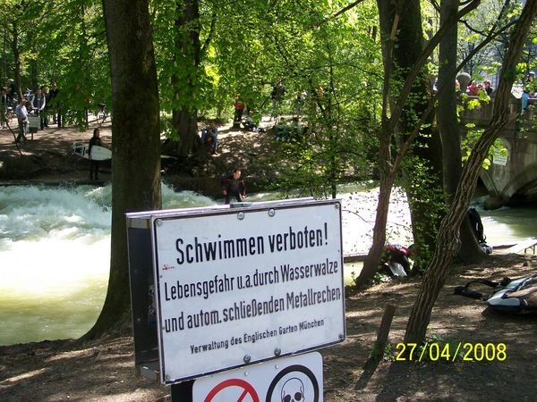 Isar surfers