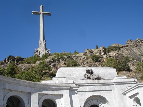 Cross at the Valle del las almas
