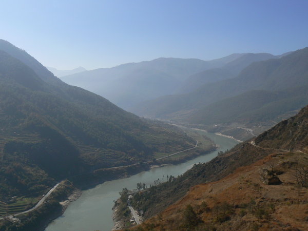 Tiger Leaping Gorge - Trekking along the Yangtze river