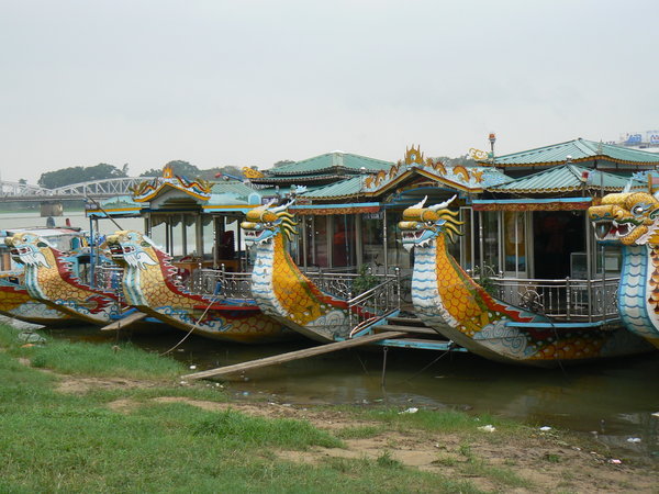 Hue - Dragon boats