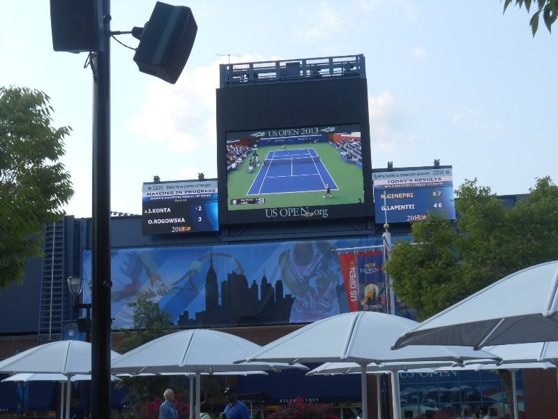 You can watch the tennis while you eat 