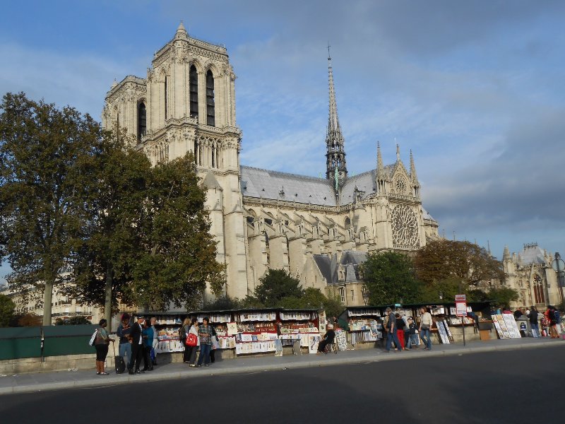 Book stalls in front of Notre Dame 