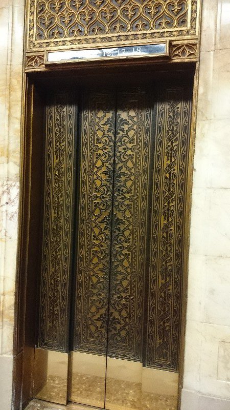 Lift in th Woolworth Building foyer