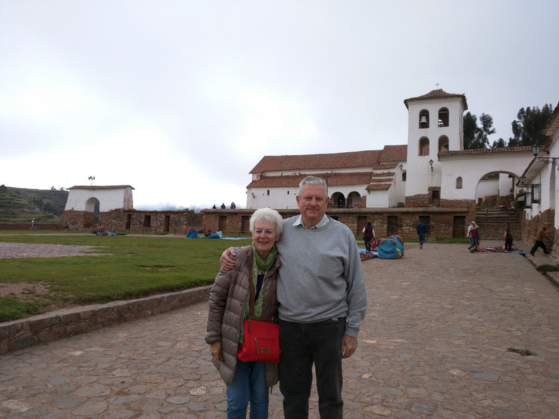 The honeymooners and the Spanish church, Chinchero