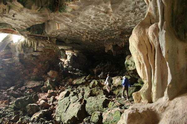 Ha Long Grotto