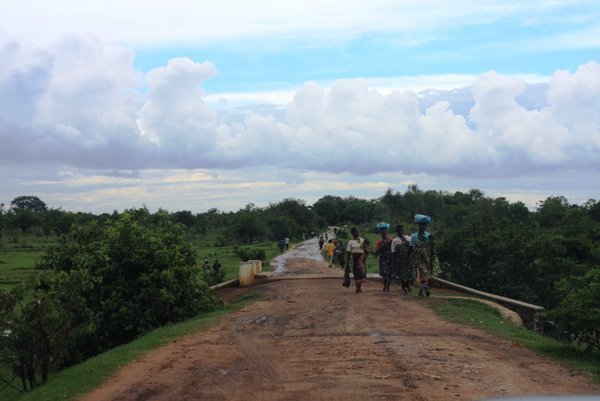 The road to Namizana