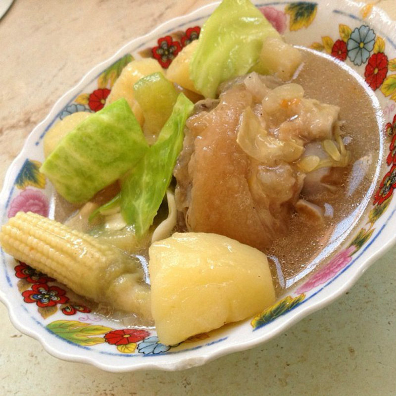 nilagang paa ng baboy