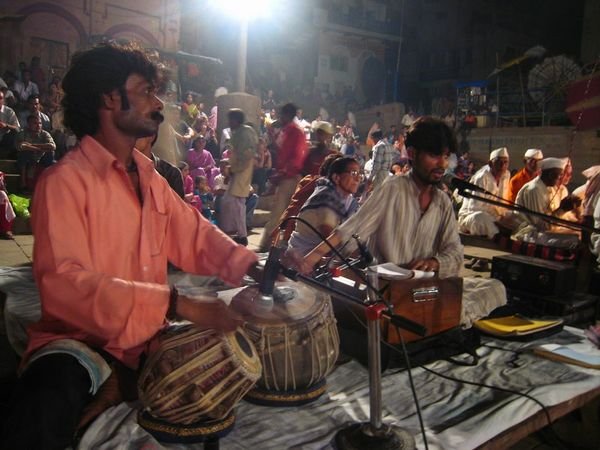 musicians during arti