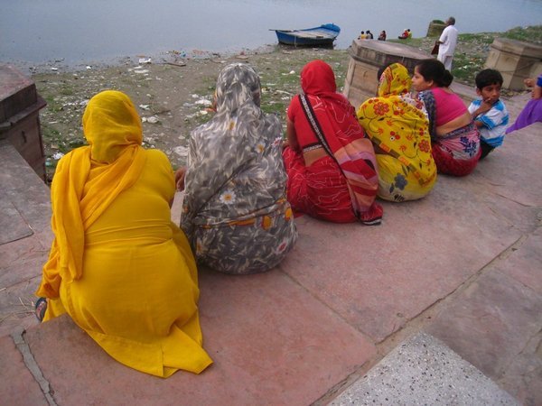 Saris in the wind