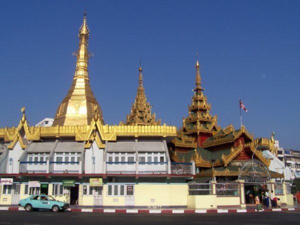 Sule Pagoda in the center of Yangon