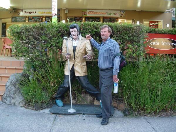 Elvis and Ron rockin' on a Saturday night in Noosaville