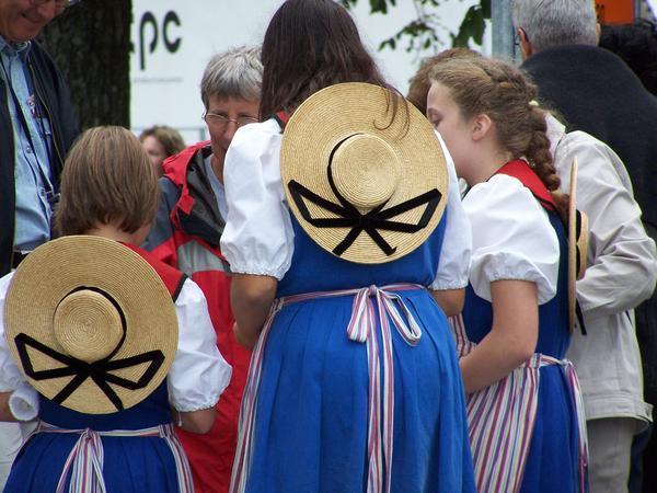 Junior jodelers dressed for the competition