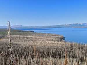 1.) Looking southward from Butte over Lake Yellowstone from the eastern rim of the caldera, 16/9/08.