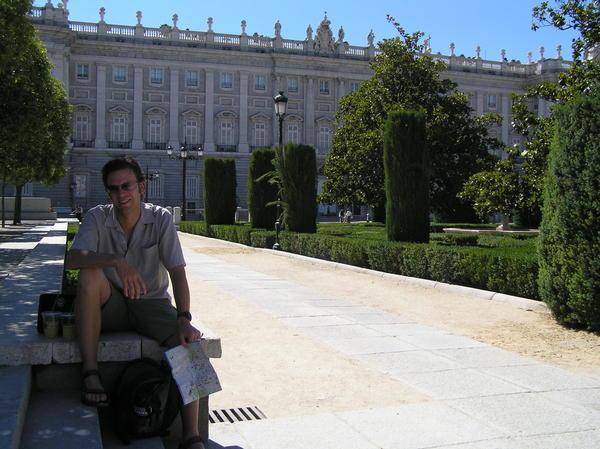 Griff in front of the palace