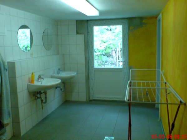 Shower and toilets at Ferdinand's Homestay