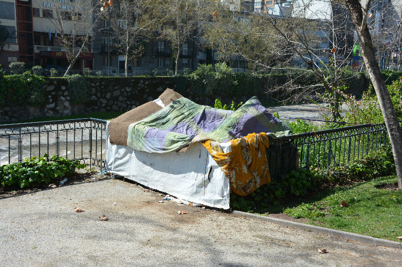 Homeless shelter with a view of the river