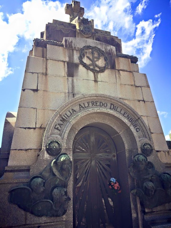 Catholic German family at Sao Miguel e Almas Cemetery -  Porto Alegre