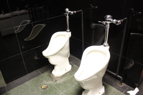 Toilets at the Dam.