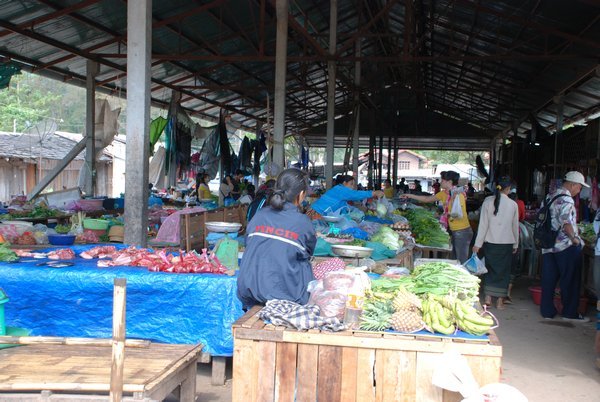 Ban Khoun Kham Market