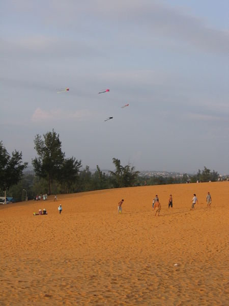 The locals were up early too, flying kites, eating and playing soccer