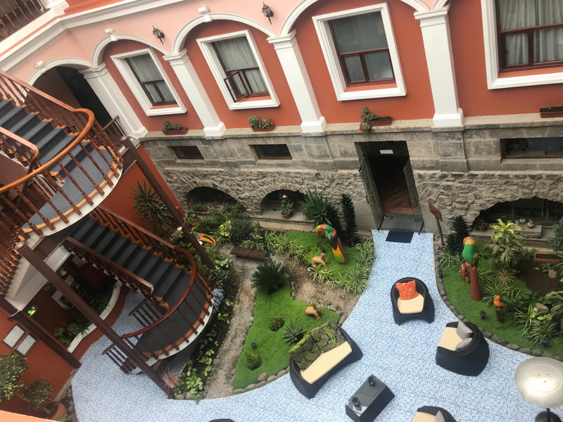 Hotel Courtyard