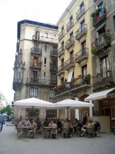 terrace restaurant in barri gotic neighborhood