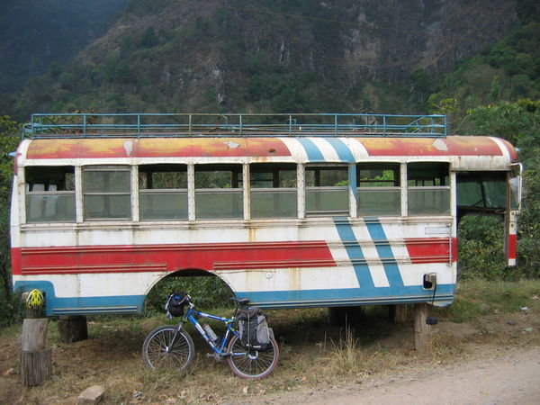 A grounded bus on the mighty way from San Marco to El Quetzal