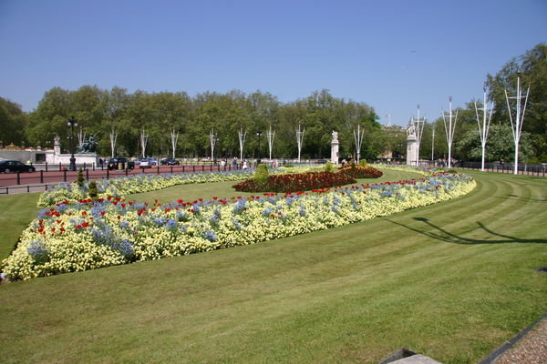 Photo 6: A Garden in front of Buckingham Palace