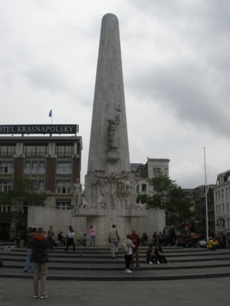 Dam Square Monument